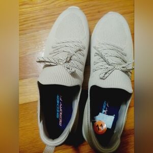 Sketchers Women's  Memory Foam Tan  Sneakers Size 11 (New Without Box)
